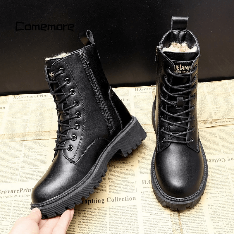 Comemore-Zwart-Lederen-Laars-Enkel-Slofjes-Pluche-Warm-Platform-Schoen-Mode-Britse-Stijl-Botas-Winter-Harige_jpg_9d65d064-f86b-441f-bdd9-5f4eac9b90db.png