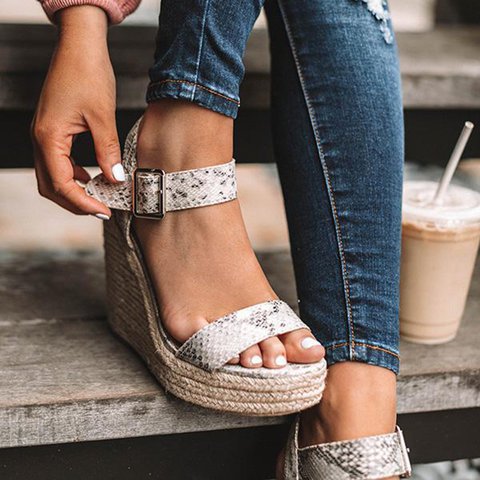 Lia | Komfortable Keilsandalen – Modern & Selbstbewusst