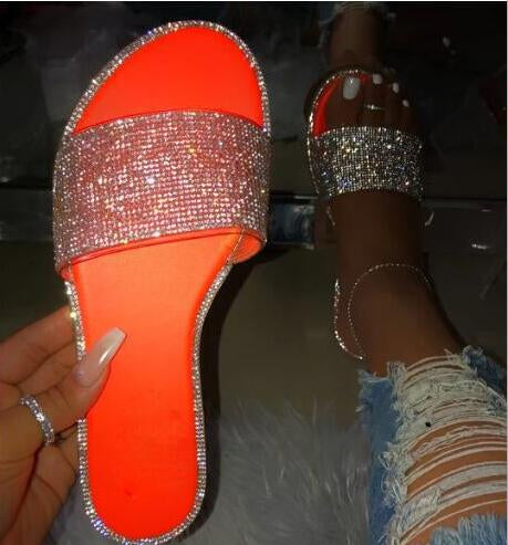 Lia | Glitzernde Slipper – Funkelnd durch den Tag
