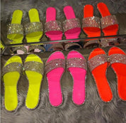 Lia | Glitzernde Slipper – Funkelnd durch den Tag